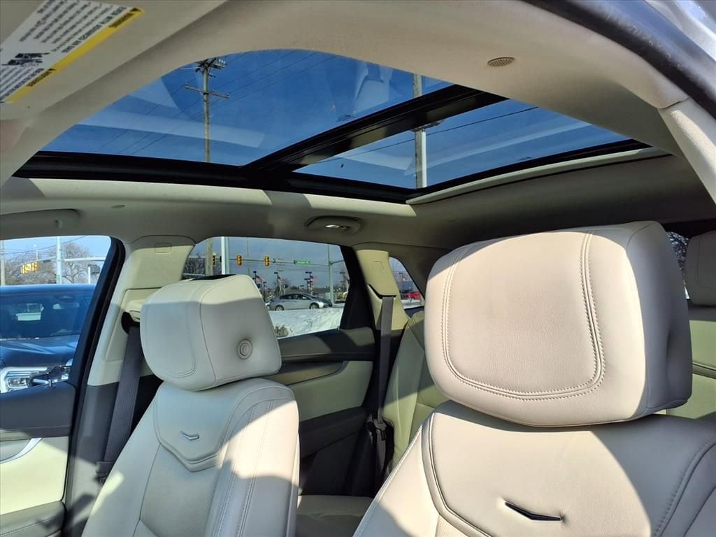 Thumbnail: 2018 Cadillac XT5 - 17