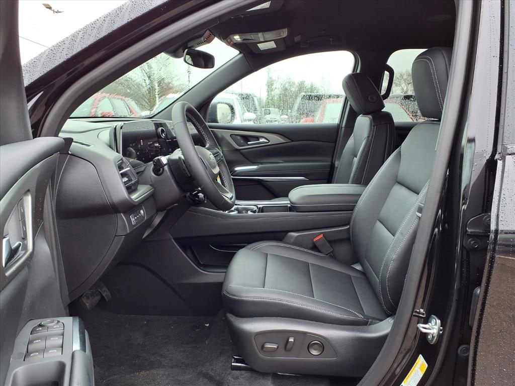 Thumbnail: 2026 Chevrolet Traverse - 12