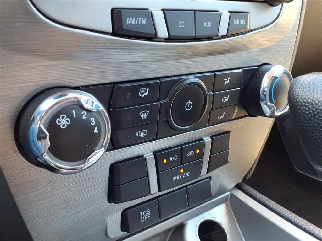Thumbnail: 2011 Ford Fusion - 25
