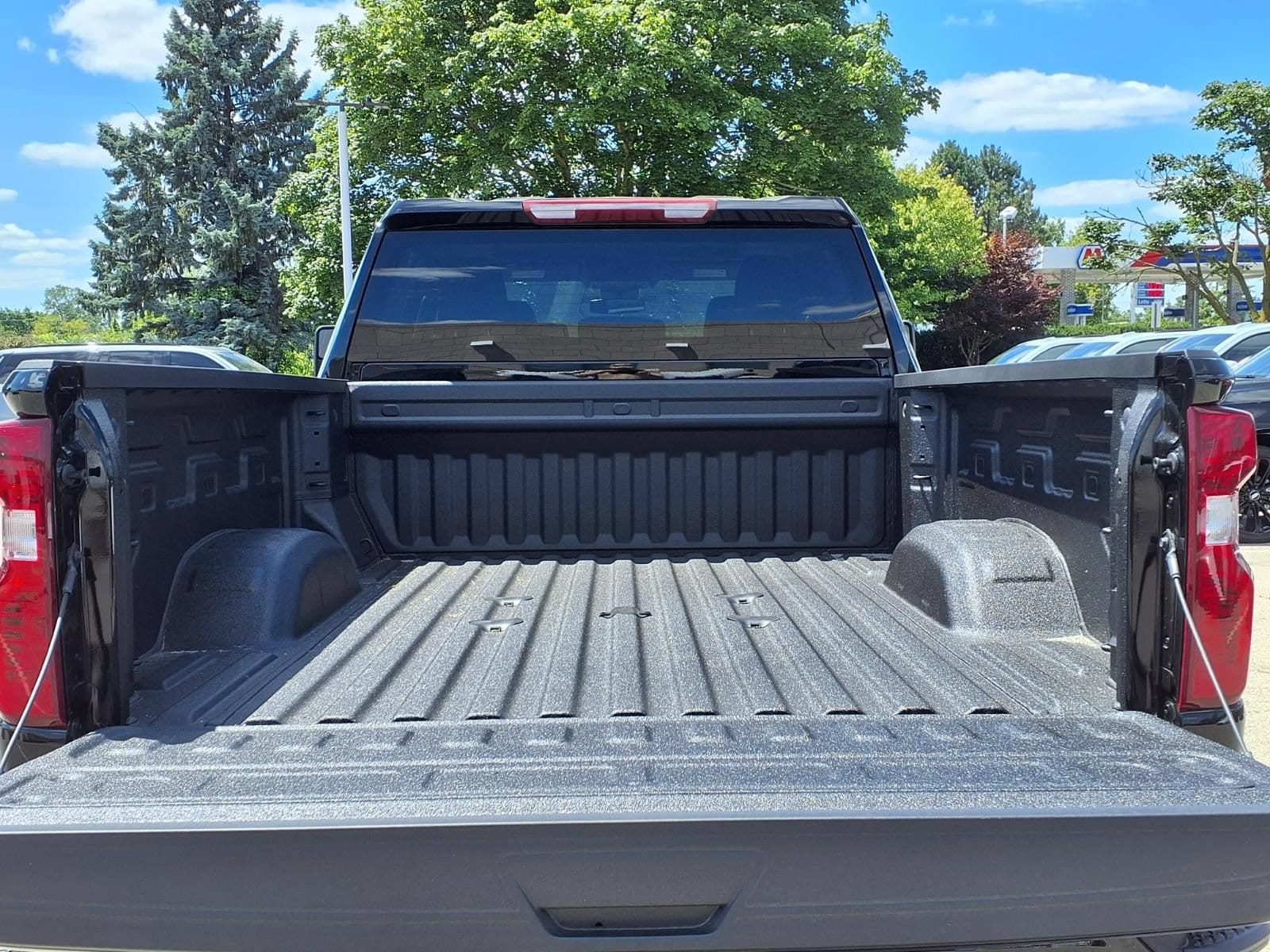 2026 Chevrolet Silverado 2500 HD Custom - Photo 8