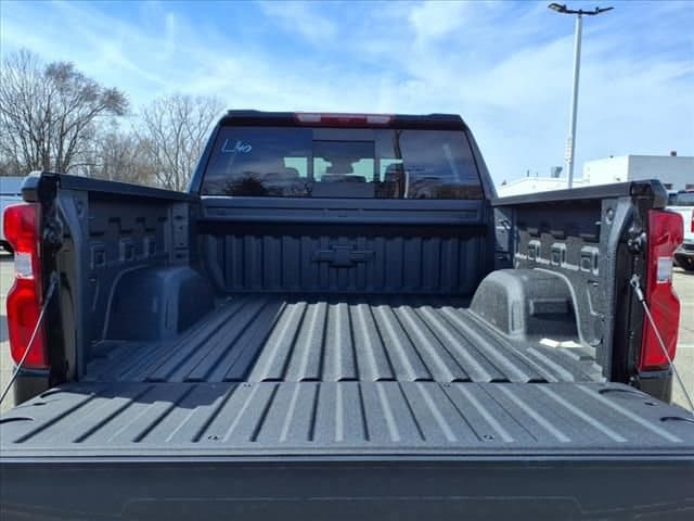 Thumbnail: 2025 Chevrolet Silverado 1500 - 8