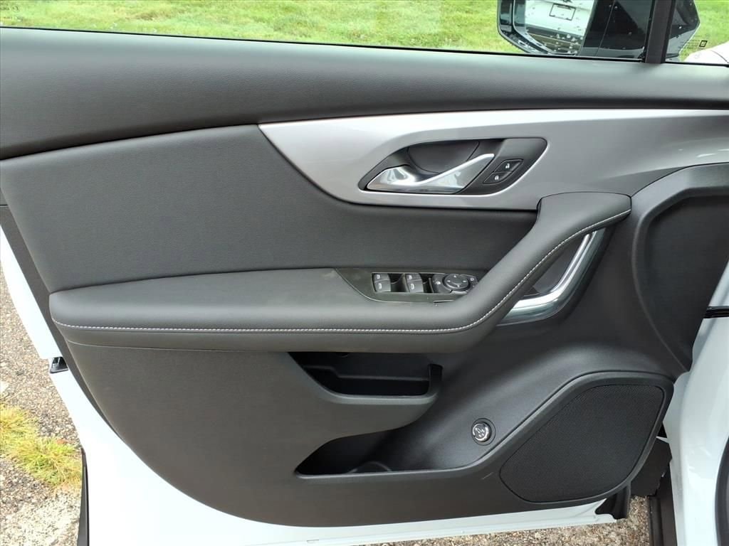 Thumbnail: 2025 Chevrolet Blazer - 12