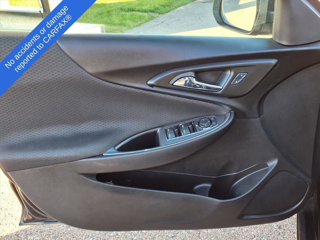 Thumbnail: 2016 Chevrolet Malibu - 14