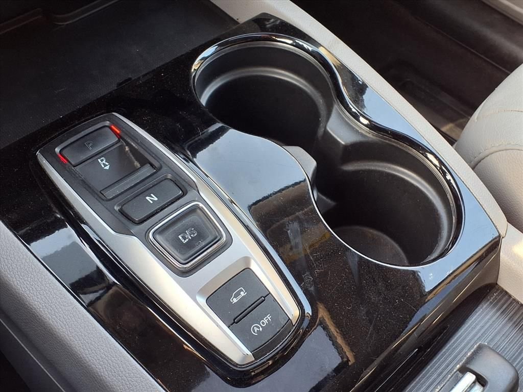 Thumbnail: 2017 Honda Pilot - 24