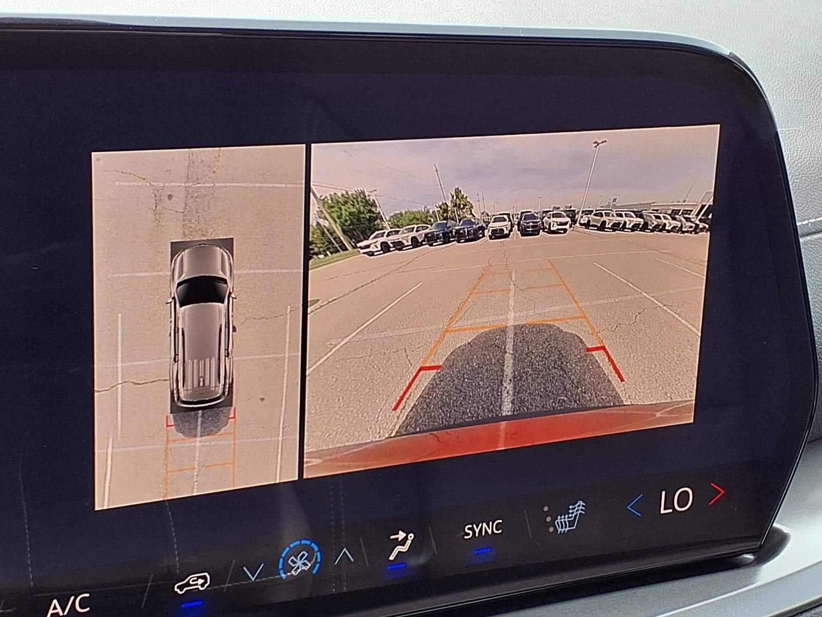 2027 Chevrolet Traverse LT - Photo 16