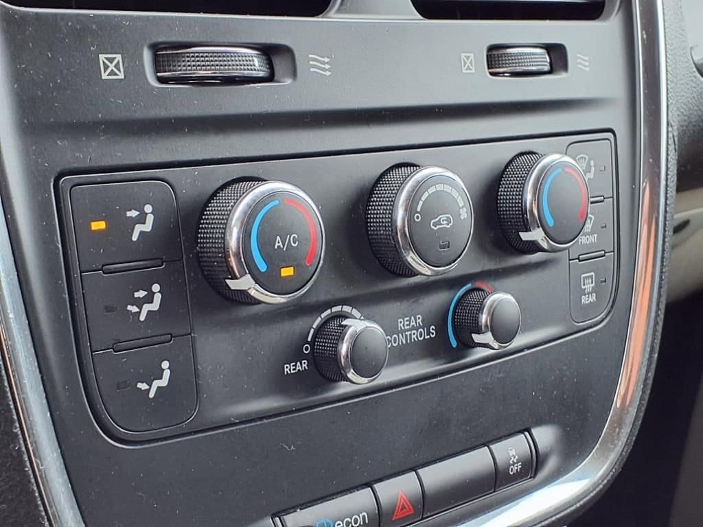 Thumbnail: 2016 Dodge Grand Caravan - 22