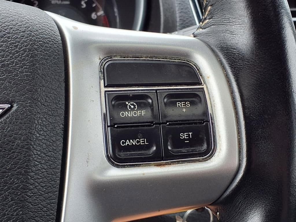 Thumbnail: 2012 Chrysler 200 - 27