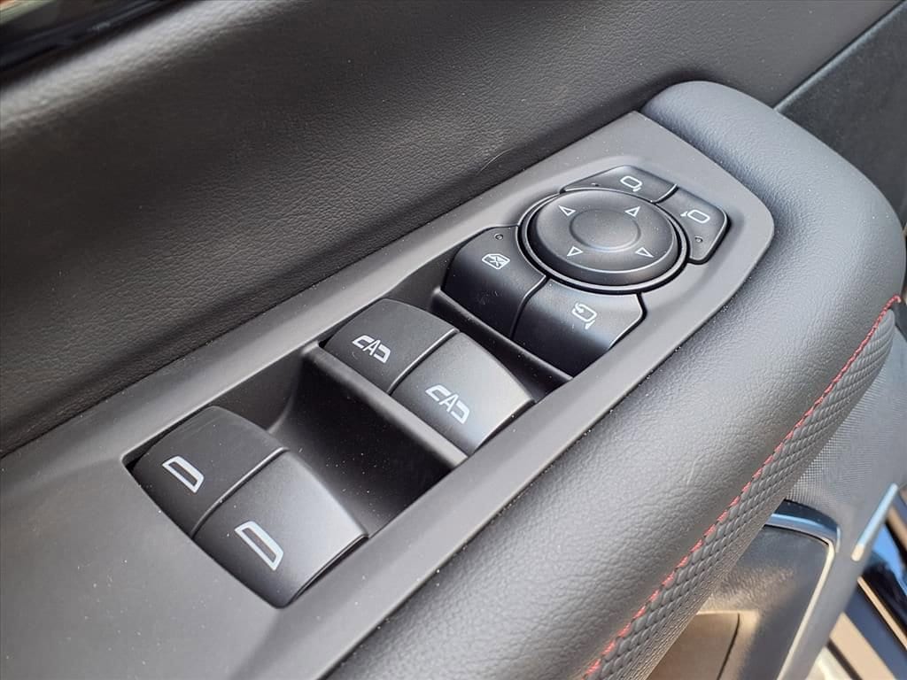 Thumbnail: 2026 Chevrolet Suburban - 7