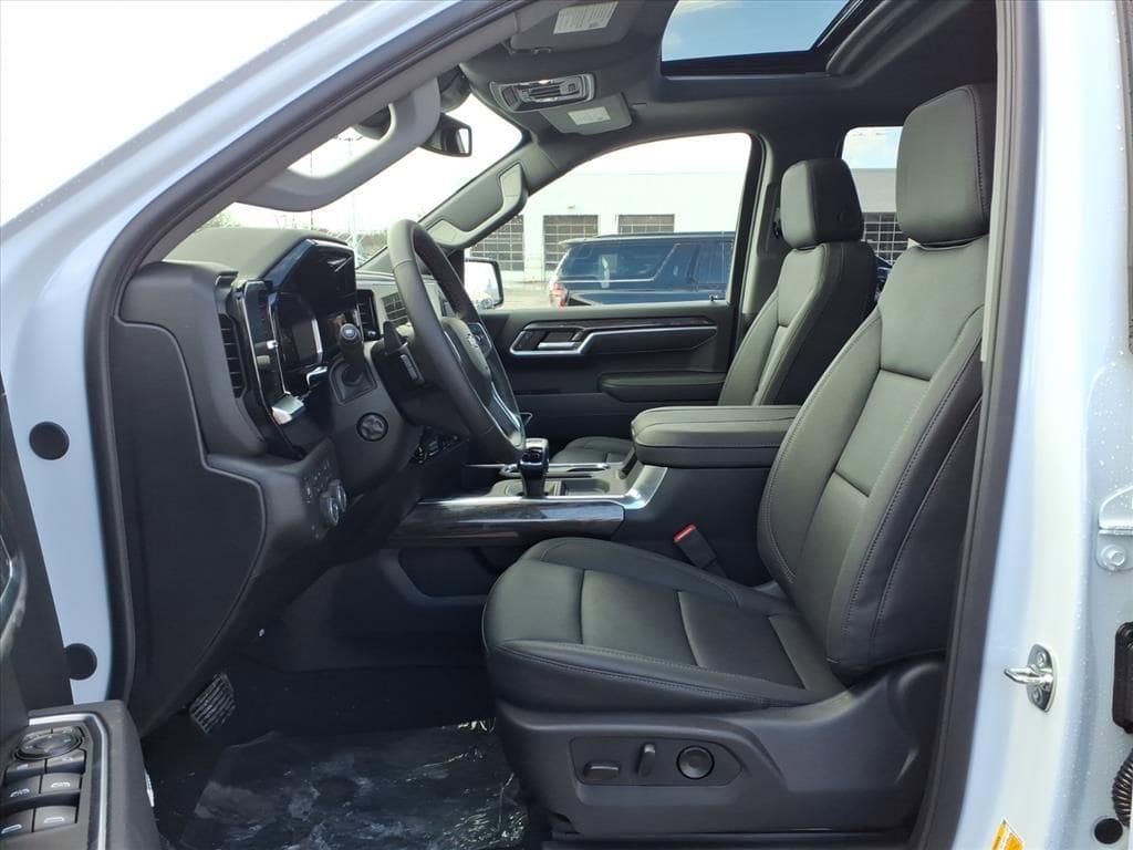 Thumbnail: 2026 Chevrolet Silverado 1500 - 14