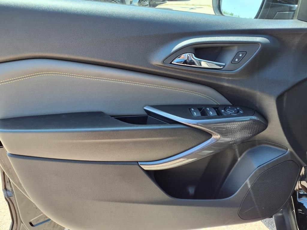 Thumbnail: 2025 Chevrolet Trax - 12