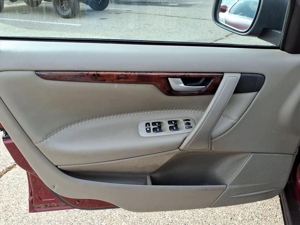 Thumbnail: 2006 Volvo XC70 - 14