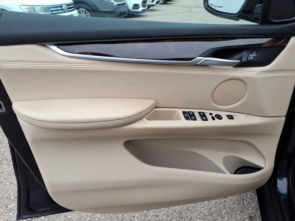 Thumbnail: 2015 BMW X5 - 13