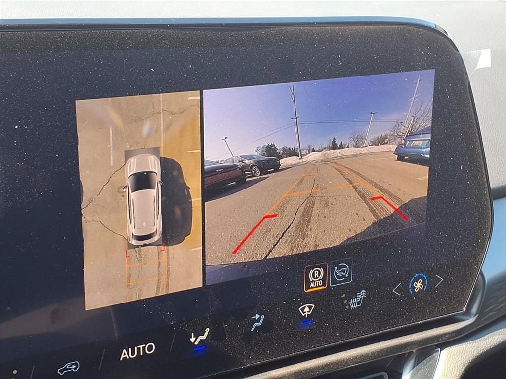 Thumbnail: 2026 Chevrolet Equinox - 17