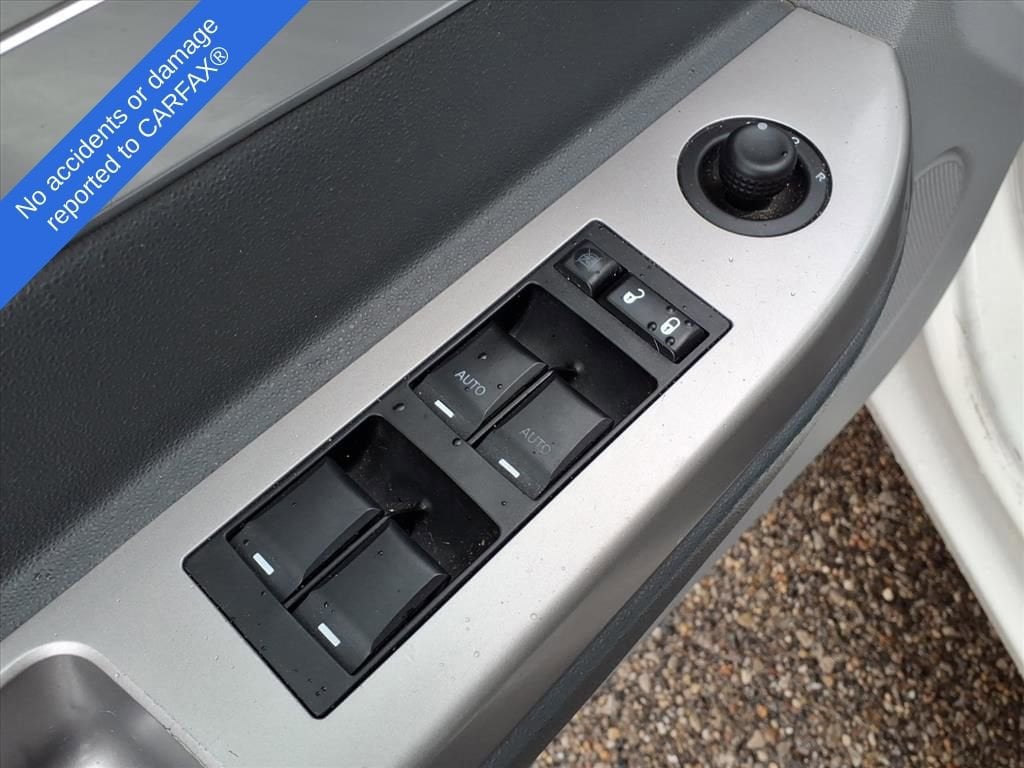 Thumbnail: 2008 Chrysler Sebring - 11