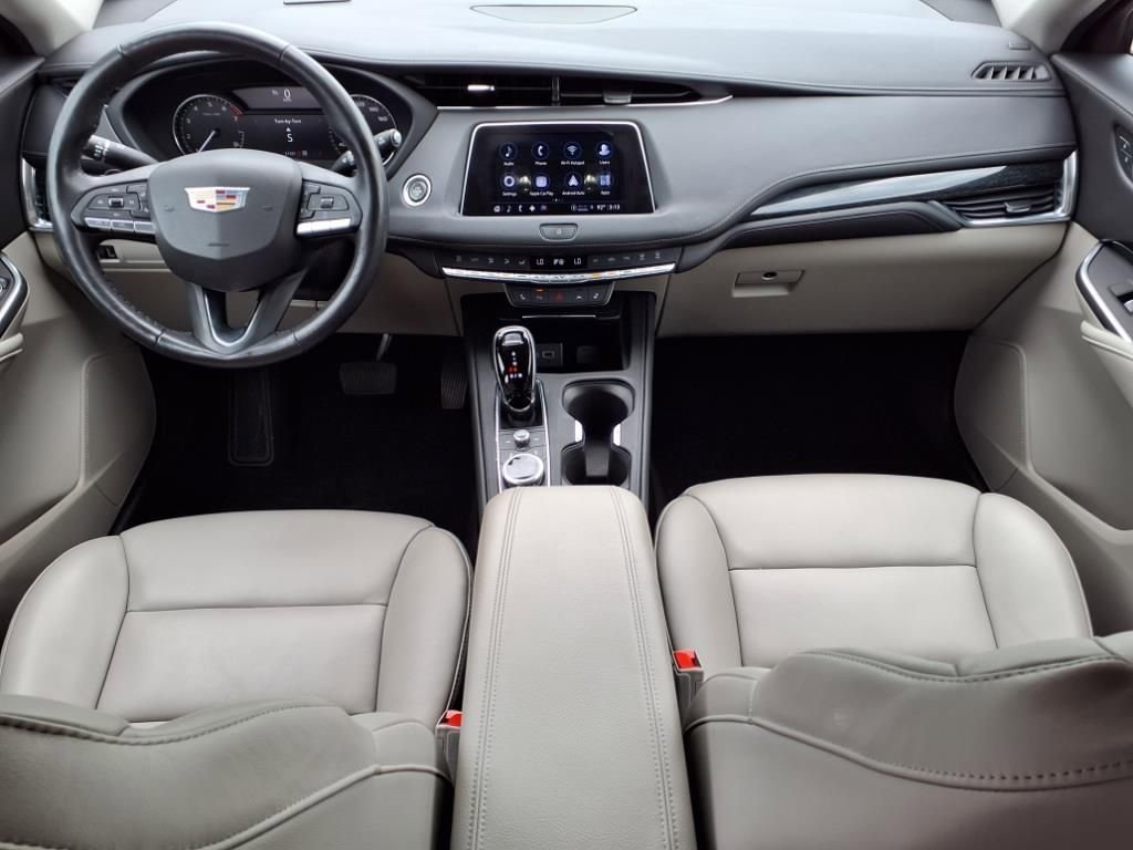 Thumbnail: 2023 Cadillac XT4 - 11