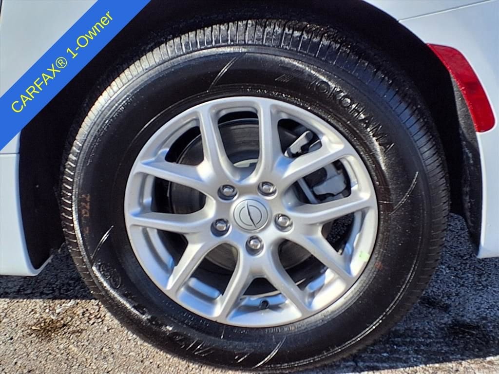 Thumbnail: 2026 Chrysler Pacifica - 9