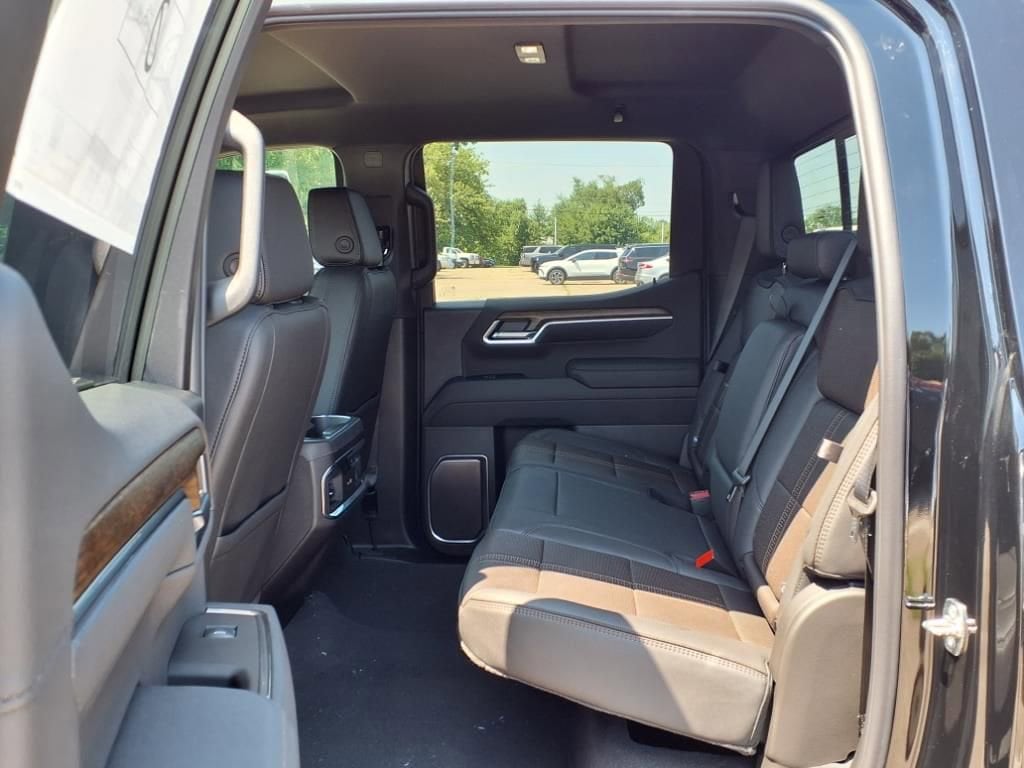 Thumbnail: 2026 Chevrolet Silverado 1500 - 8