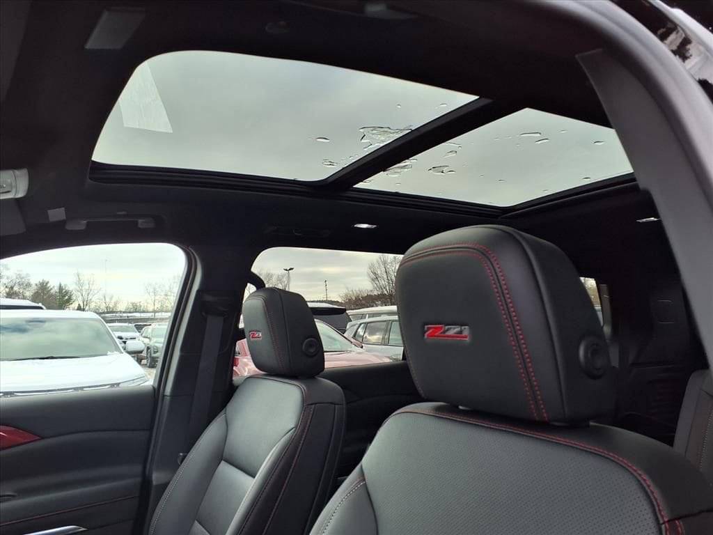 Thumbnail: 2026 Chevrolet Traverse - 16