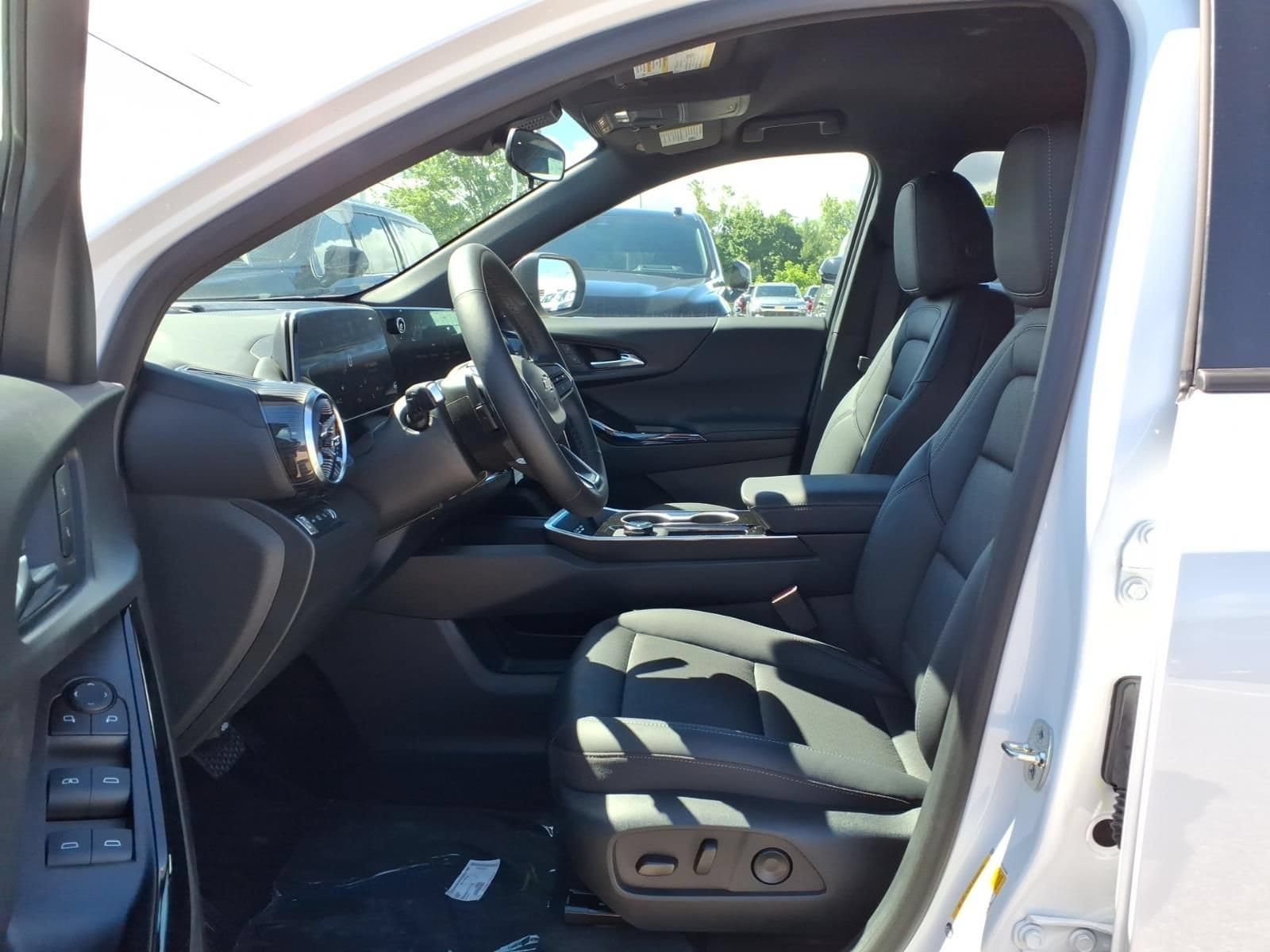 Thumbnail: 2026 Chevrolet Equinox - 14