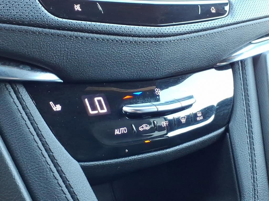 Thumbnail: 2023 Cadillac XT5 - 26