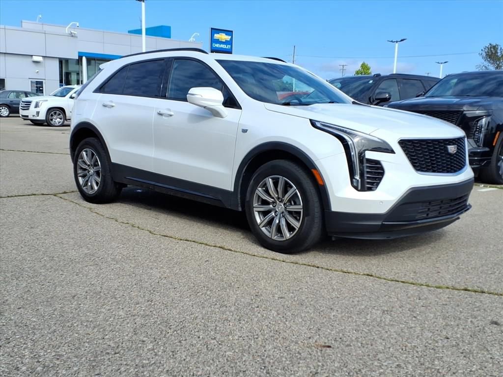 2023 Cadillac XT4 Sport photo 3