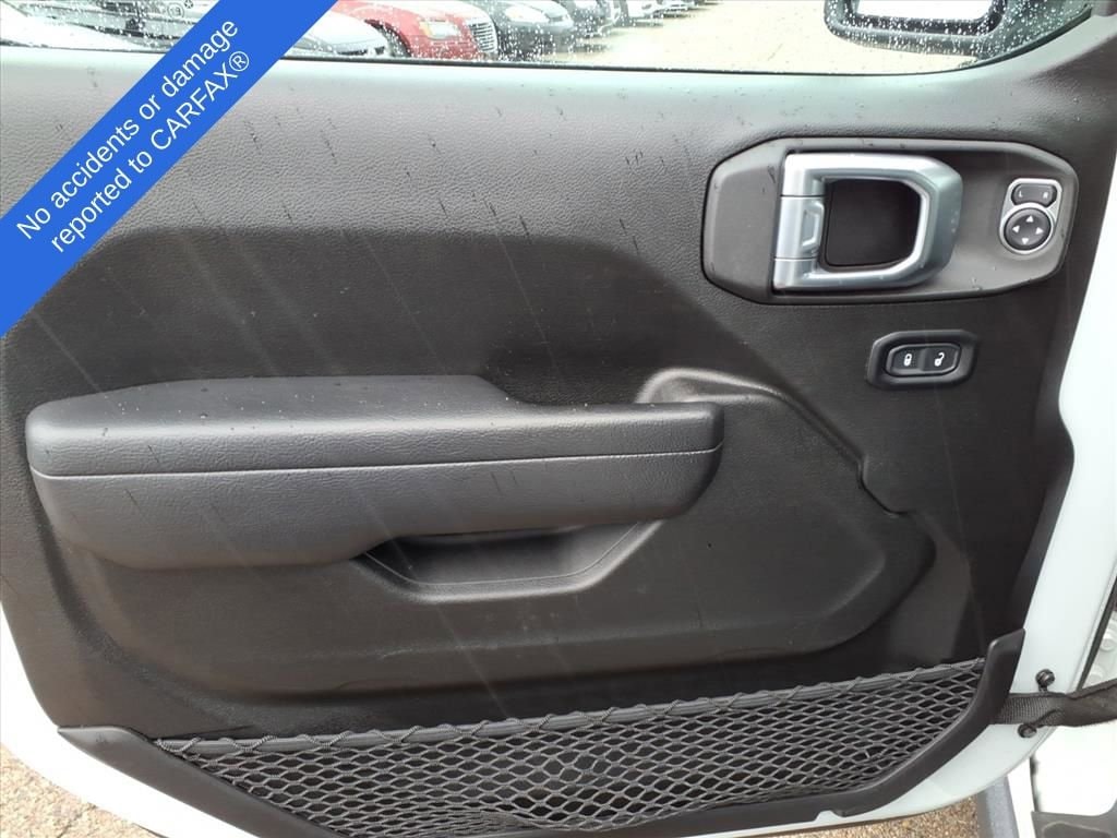 Thumbnail: 2022 Jeep Wrangler - 16