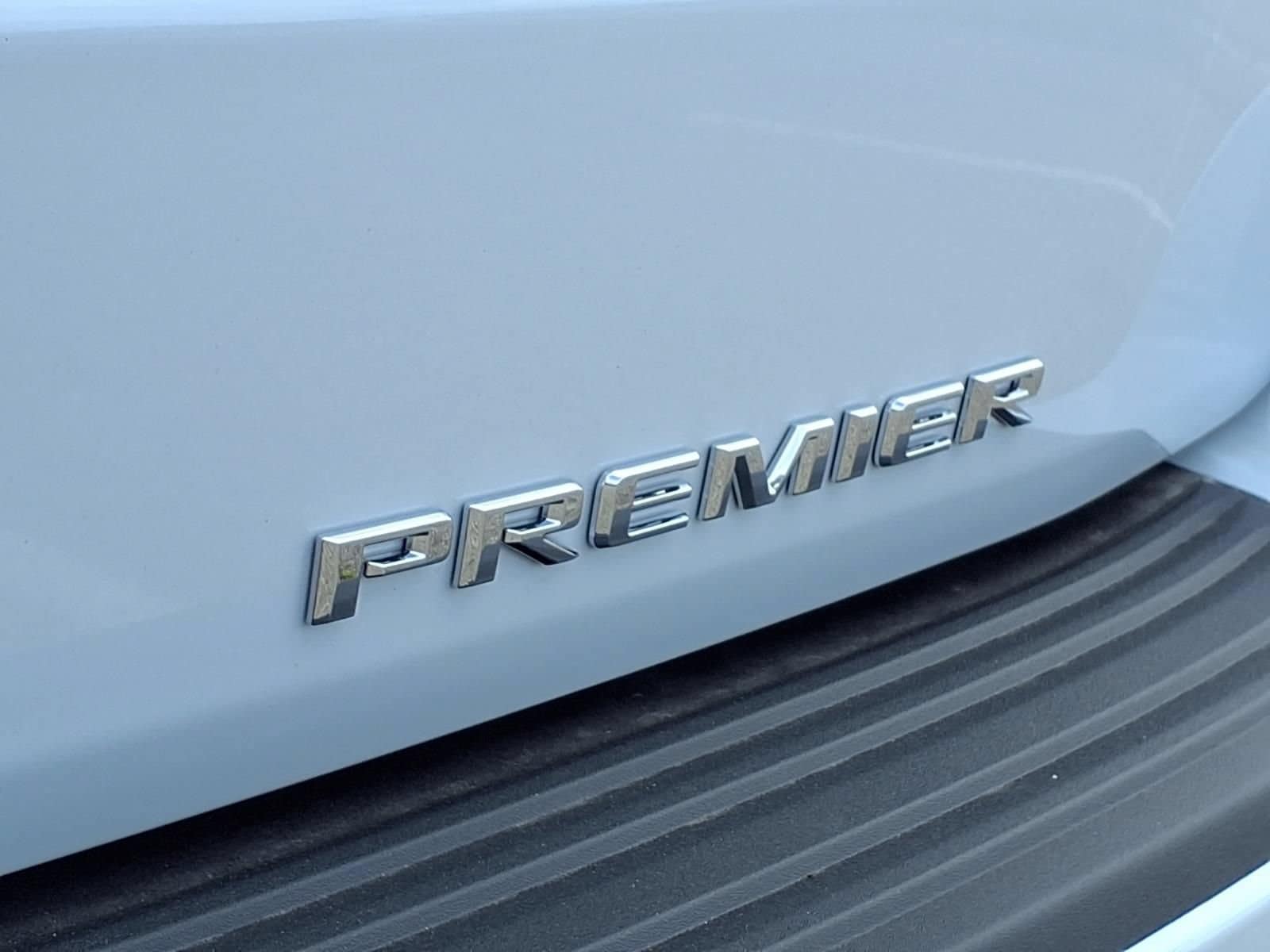 Thumbnail: 2026 Chevrolet Suburban - 8