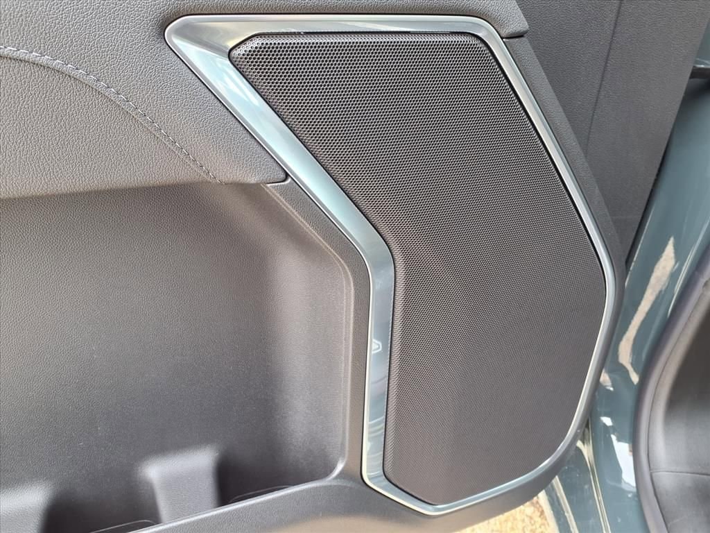 Thumbnail: 2026 Chevrolet Silverado 1500 - 13