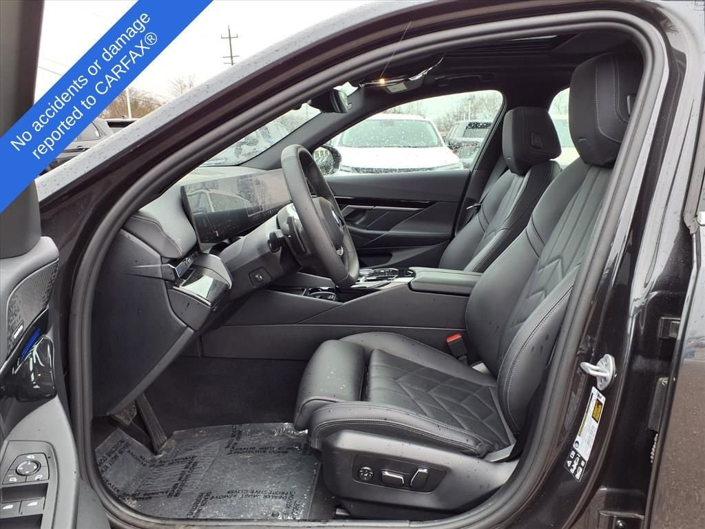 Thumbnail: 2025 BMW 5 Series - 18