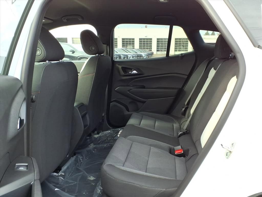 Thumbnail: 2026 Chevrolet Trax - 9