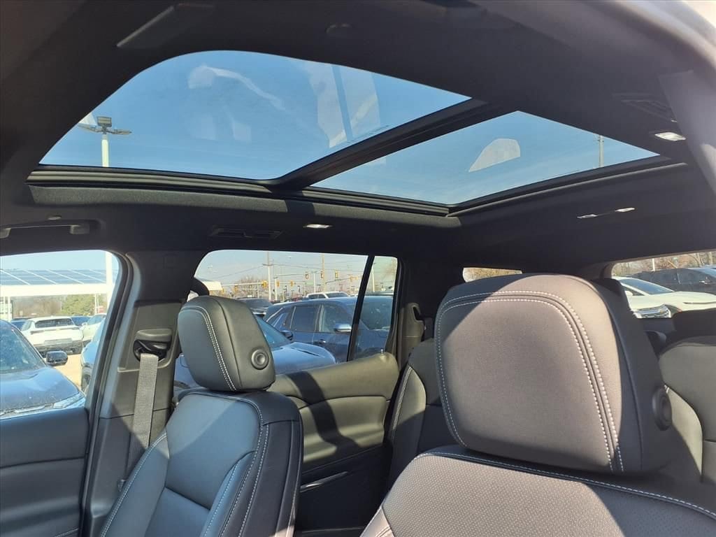 Thumbnail: 2026 Chevrolet Traverse - 16