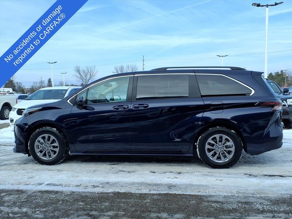 Thumbnail: 2025 Toyota Sienna - 8