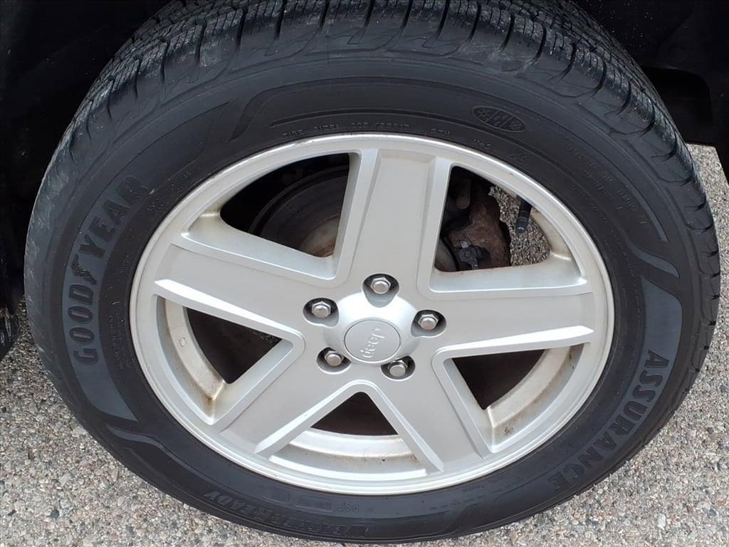 Thumbnail: 2010 Jeep Compass - 9