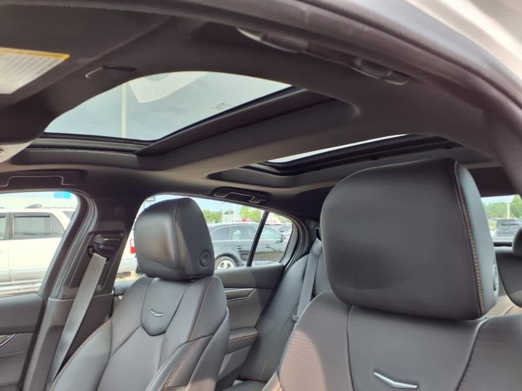 Thumbnail: 2022 Cadillac CT5 - 18