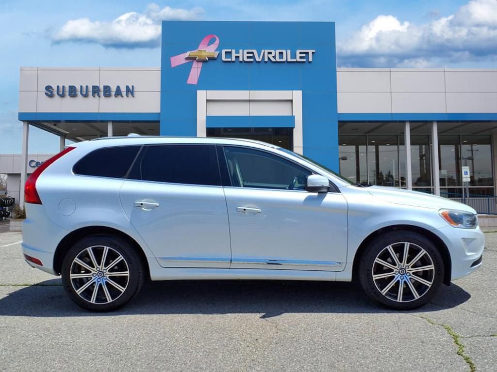 Thumbnail: 2017 Volvo XC60 - 4