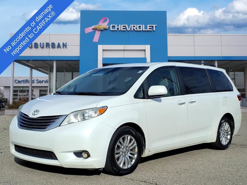 Used 2016 Toyota Sienna XLE Van