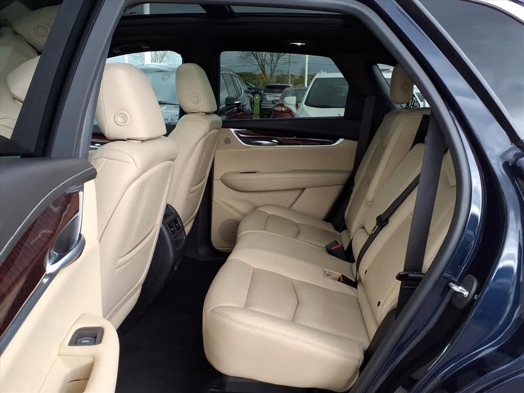 Thumbnail: 2017 Cadillac XT5 - 11