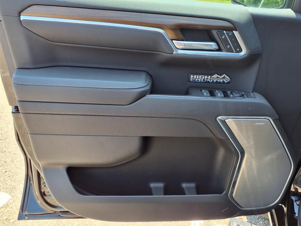 Thumbnail: 2026 Chevrolet Silverado 1500 - 11