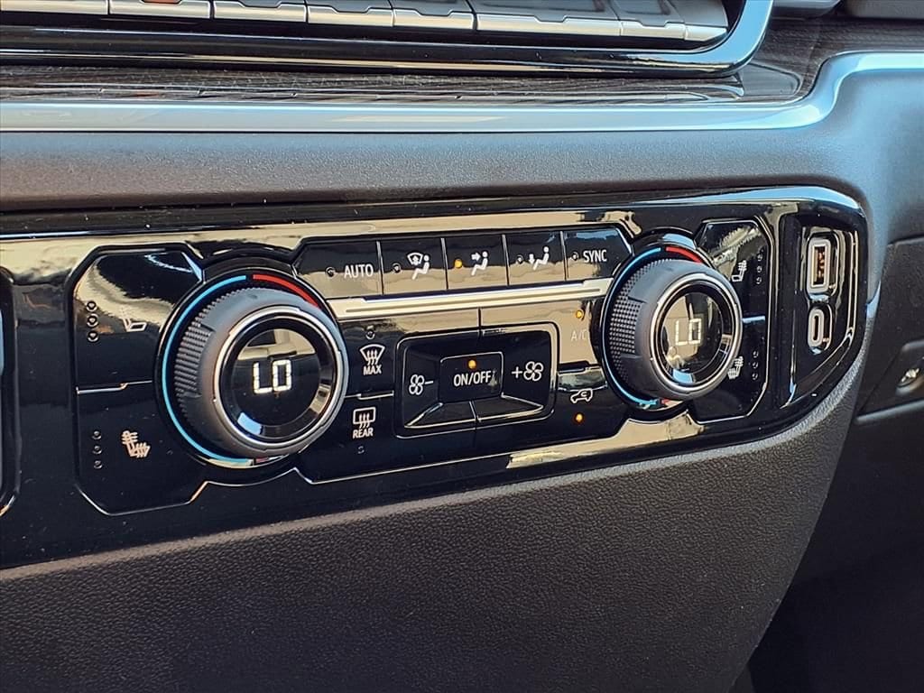 Thumbnail: 2026 Chevrolet Silverado 1500 - 21