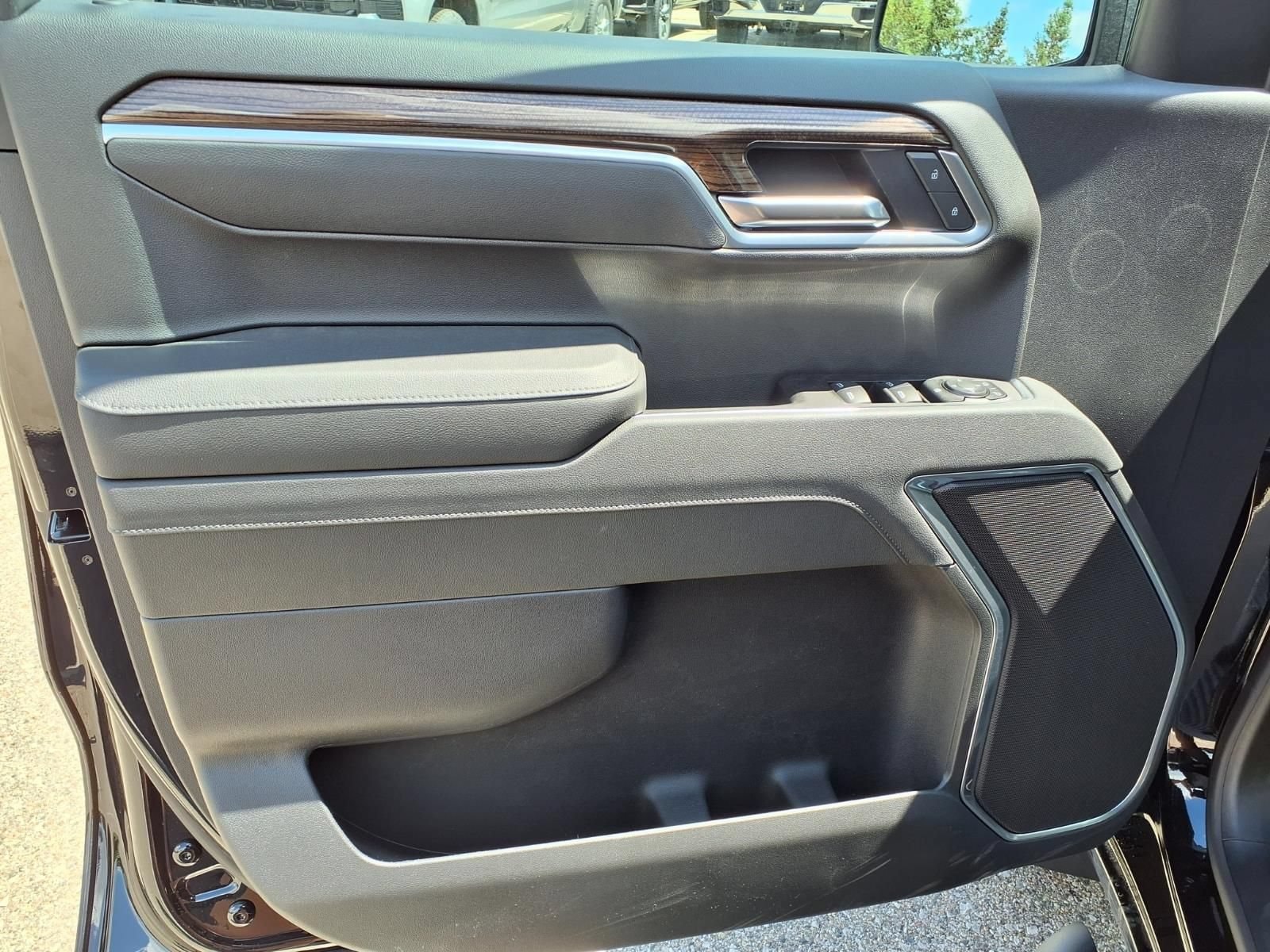 Thumbnail: 2026 Chevrolet Silverado 1500 - 12