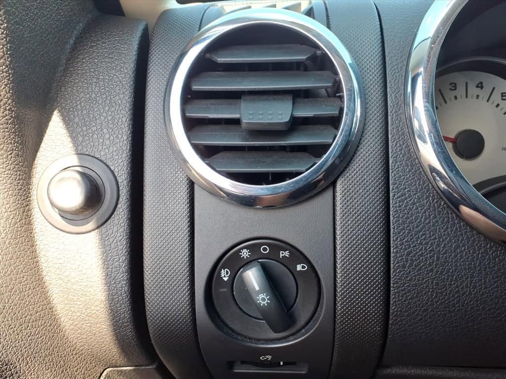 Thumbnail: 2010 Ford Explorer - 27
