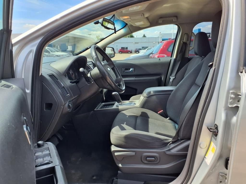 Thumbnail: 2010 Ford Edge - 17