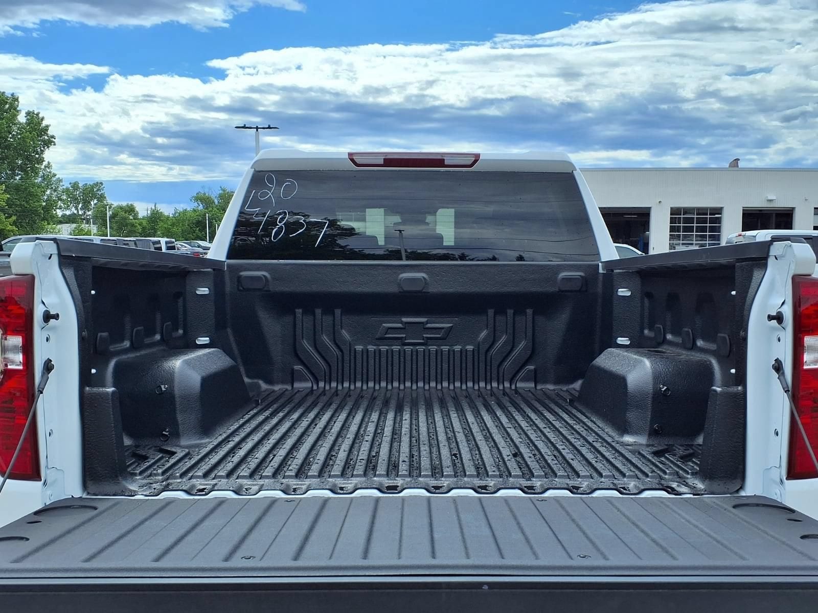 Thumbnail: 2026 Chevrolet Silverado 1500 - 8