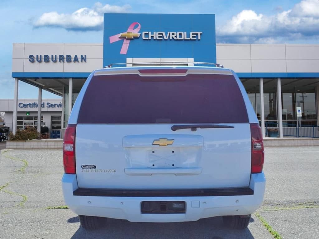 Thumbnail: 2013 Chevrolet Suburban - 6