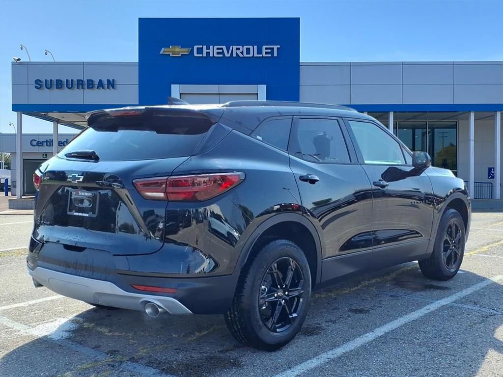 2025 Chevrolet Blazer 2LT photo 3