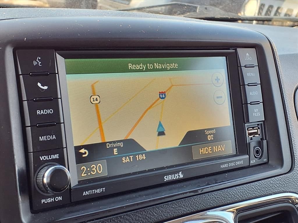 Thumbnail: 2016 Chrysler Town & Country - 20