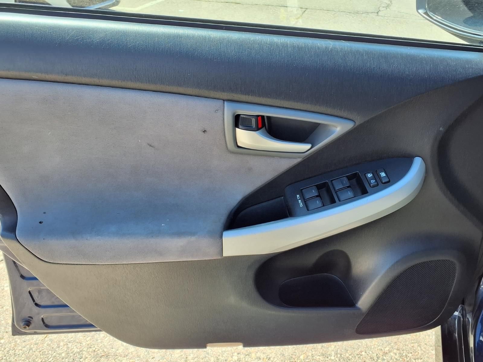 Thumbnail: 2013 Toyota Prius - 14