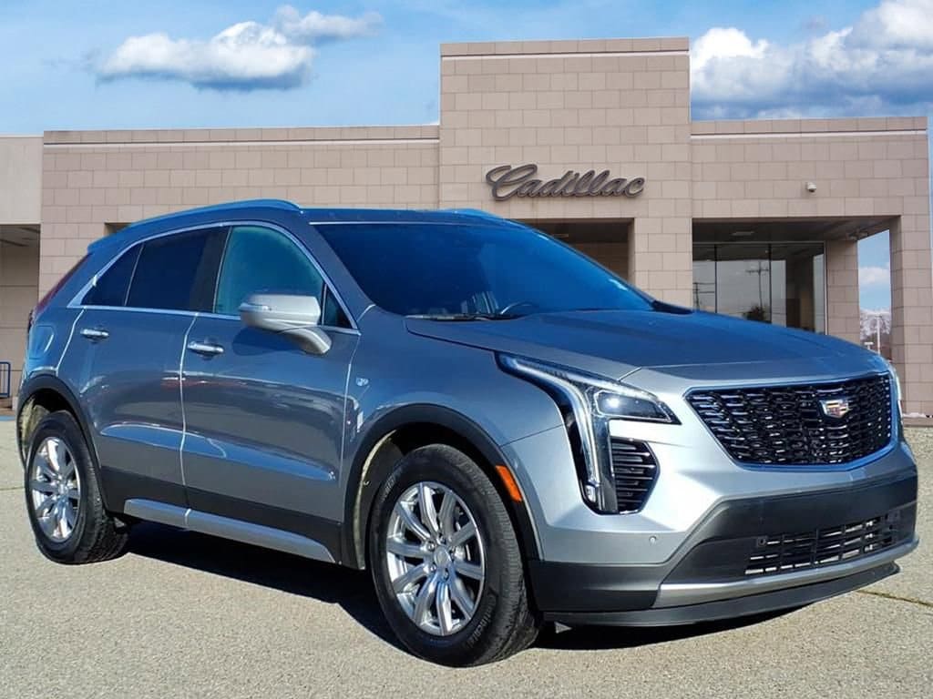 2023 Cadillac XT4 Premium Luxury photo 3