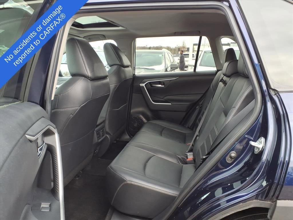 Thumbnail: 2019 Toyota RAV4 - 13