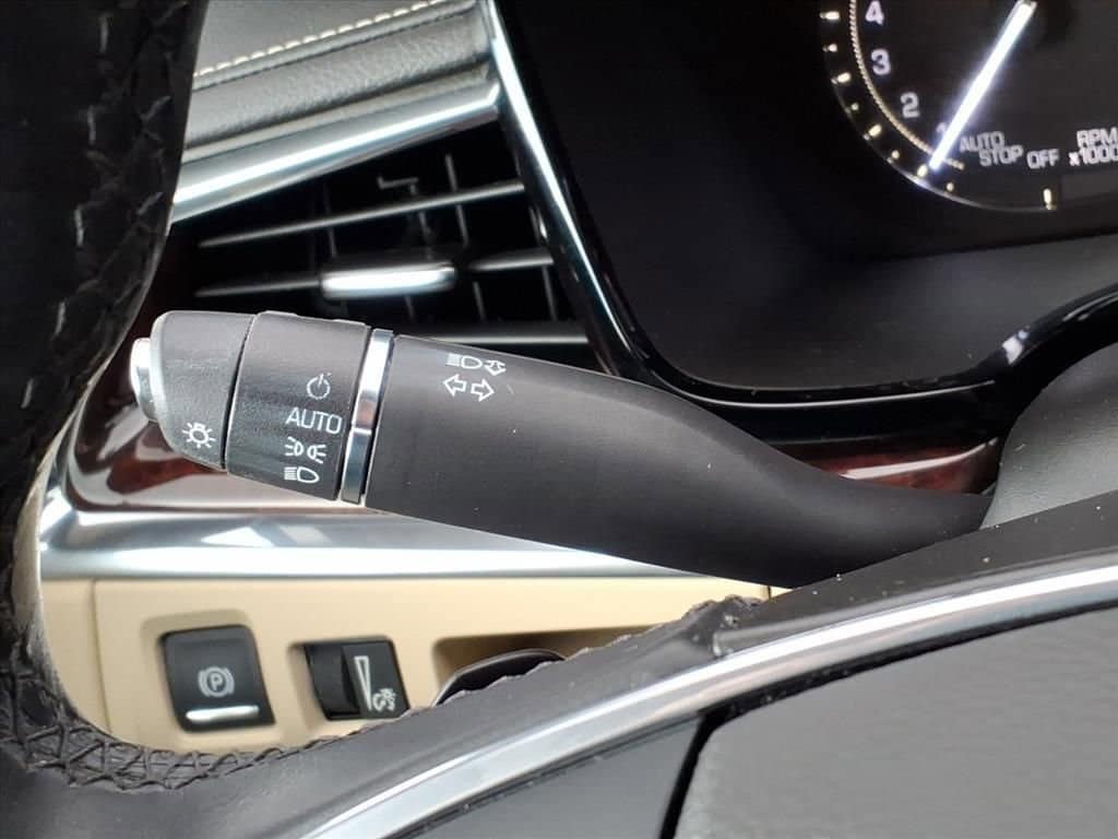 Thumbnail: 2017 Cadillac XT5 - 21